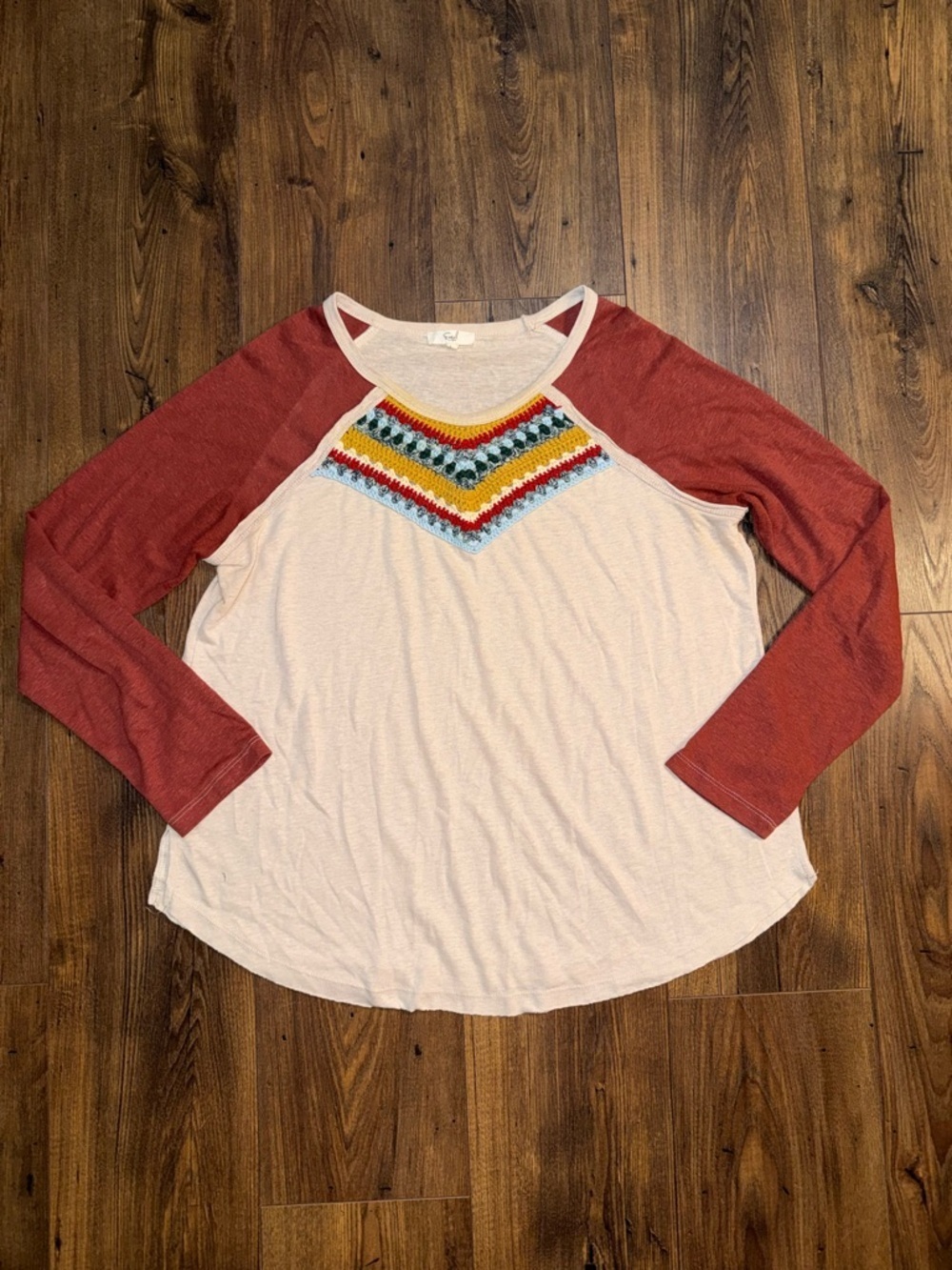 Easel Los Angeles Women’s Multi Crochet Neckline Long Sleeve Top Size Large